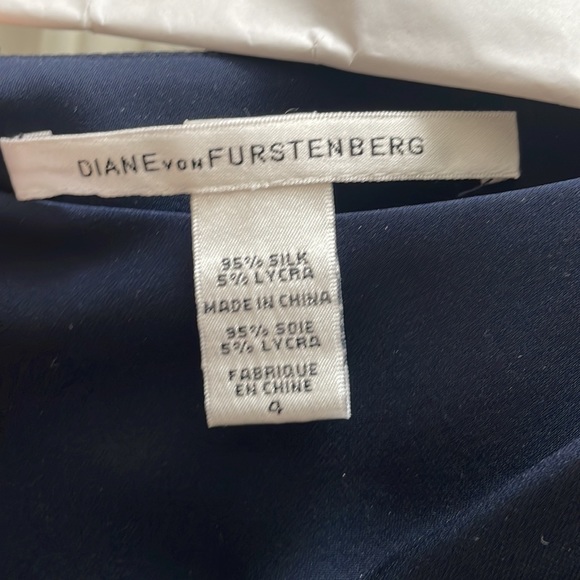 Navy silk DVF dress - Picture 6 of 6